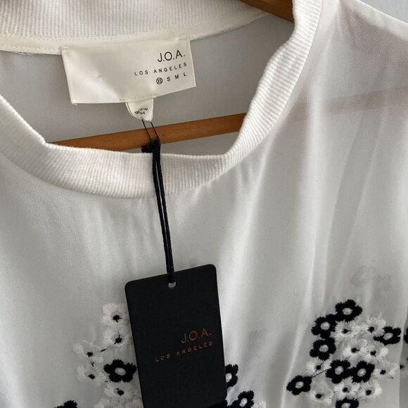 J.O.A Los Angeles Floral Embroidery Blouse Sheer Top - Picture 2 of 4